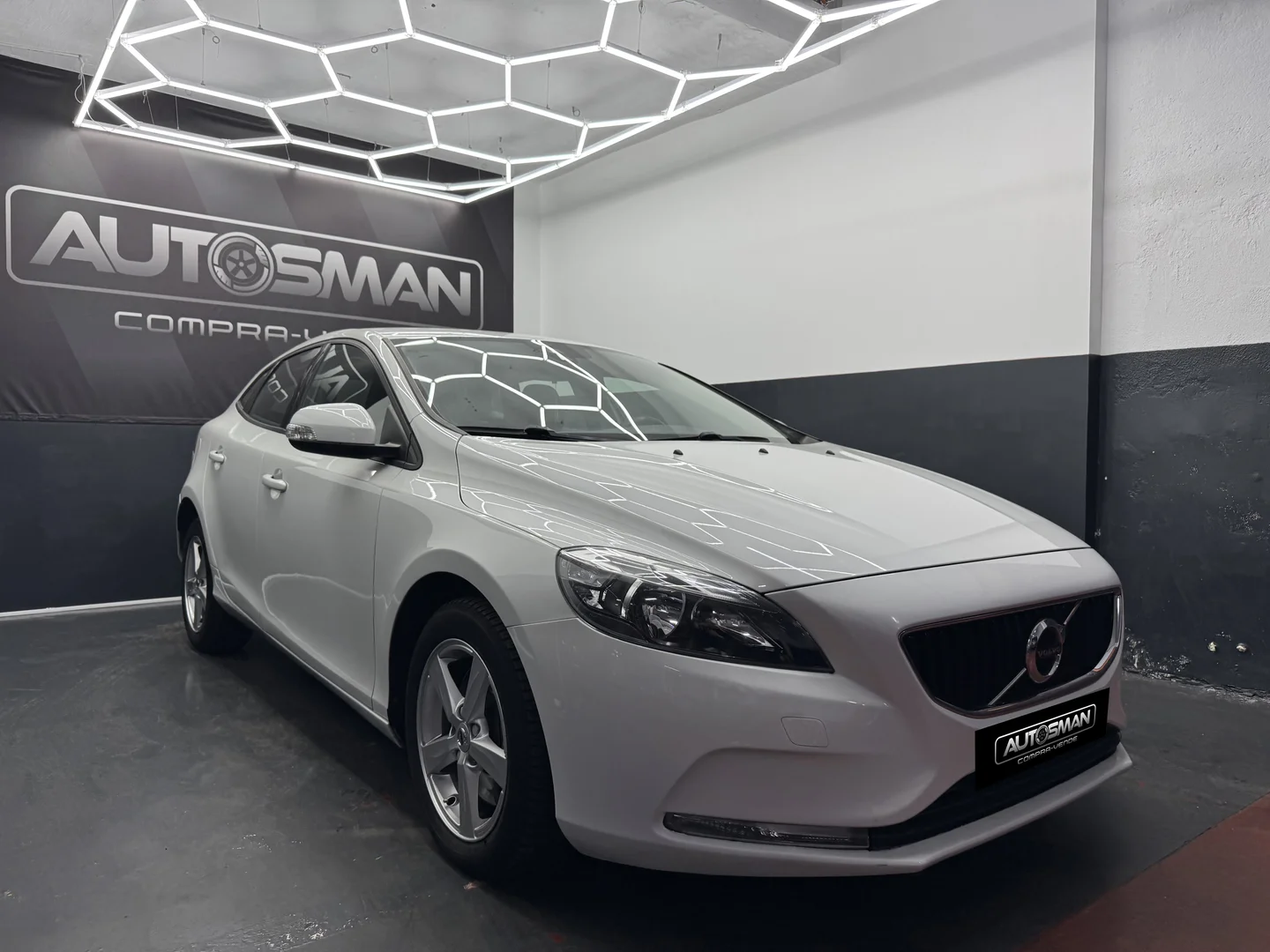 VOLVO V40  2.0 D2 Kinetic Auto 2017 Diésel Blanco - Motor